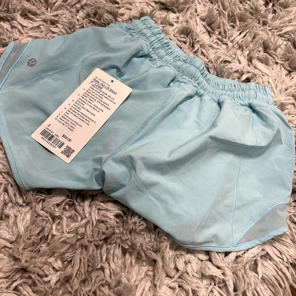 Lululemon Hotty Hot shorts 4” inseam size 2 icing blue ALL SOLD OUT - Picture 3 of 9